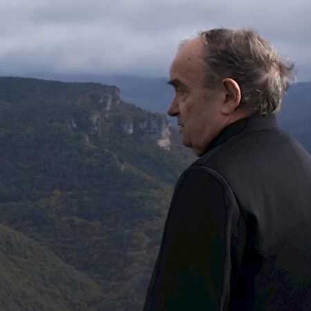 L'UOMO NEL BOSCO